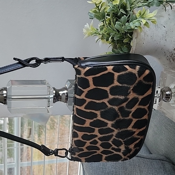 NWT Saks Fifth Avenue Faux Giraffe Plush Shoulder Bag - Picture 5 of 12